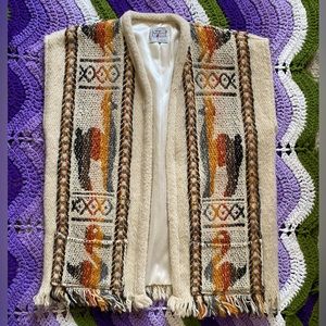 Festival wear alpaca duck novelty cream poncho one size Ecuador